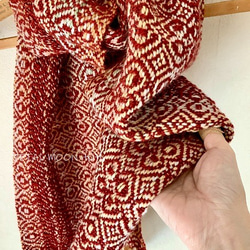 ホームスパン（組織織）手紡ぎ糸＆手織りマフラー　赤総柄 3枚目の画像