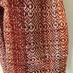ホームスパン（組織織）手紡ぎ糸＆手織りマフラー　赤総柄 4枚目の画像