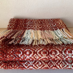 ホームスパン（組織織）手紡ぎ糸＆手織りマフラー　赤総柄 5枚目の画像