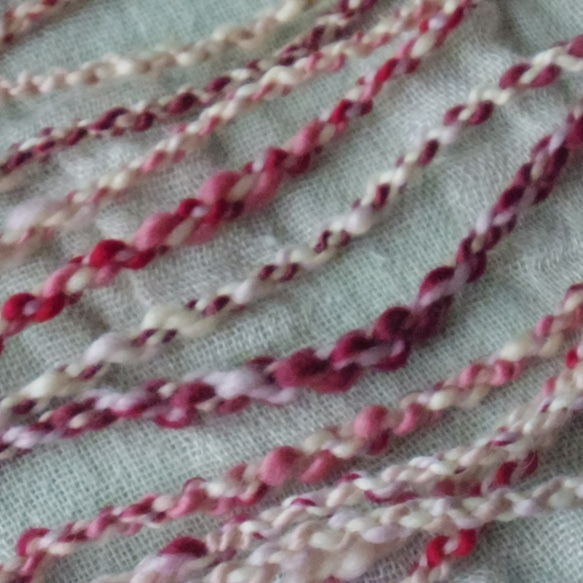 ★(23) 手紡ぎ糸 Textured Cable Yarns いちごみるく（Ａ） 2枚目の画像