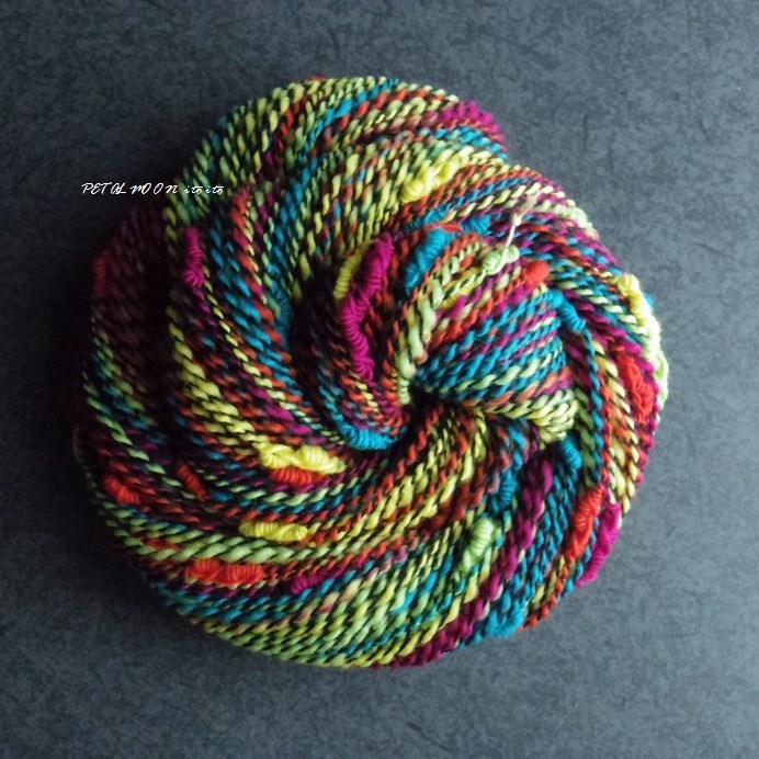 アートヤーン(285)約56g 1602円 アートヤーン(285)約56g 1602円