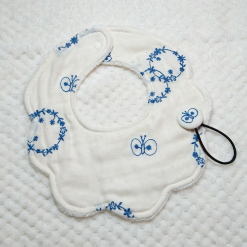 再販可能です＊ふかふか刺繍スタイ＊ちょうちょ ショップ ちょうちょと