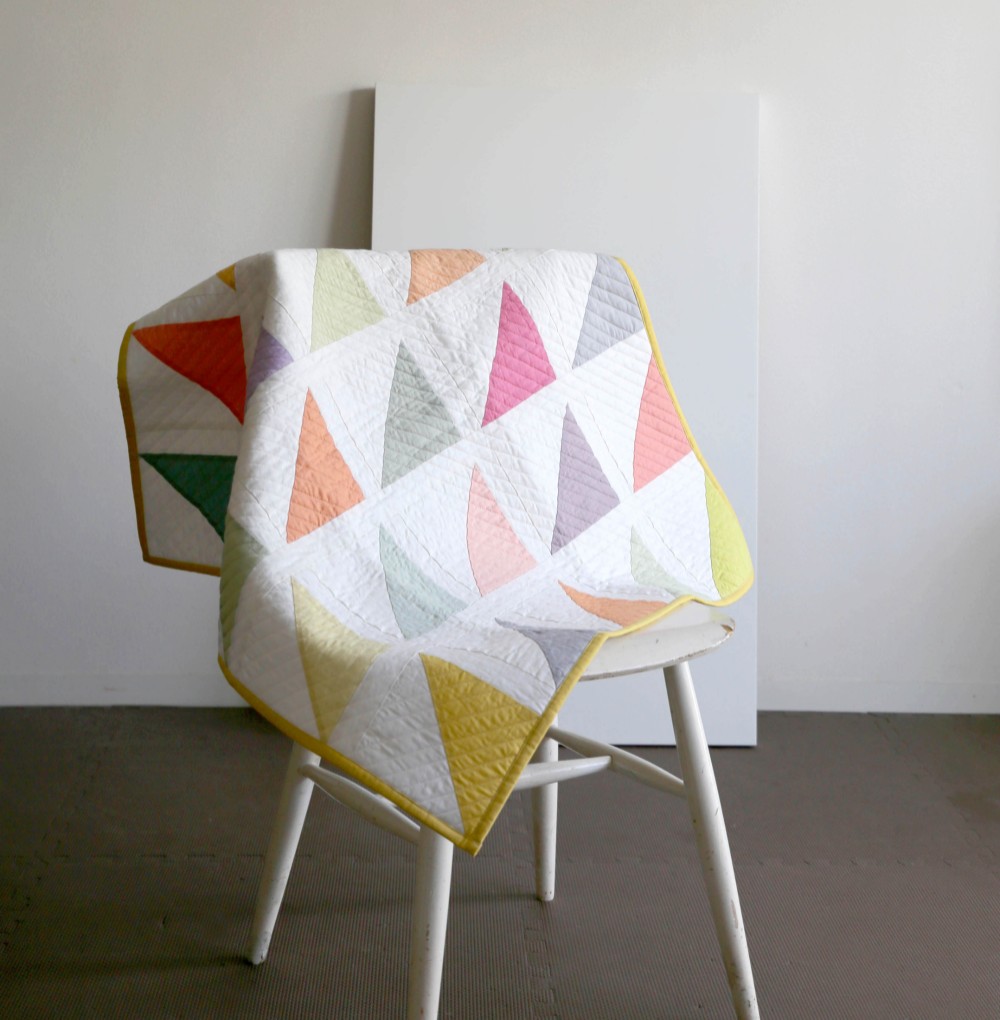 tam ベビーキルト/ベビーマット/ベビーイブル/キルティングマット　トライアングル