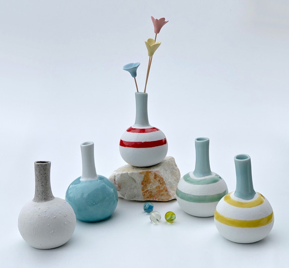 ミニ花瓶 丸型 白／青磁／ボーダー（赤・緑青磁・黄） 一輪挿し・花瓶