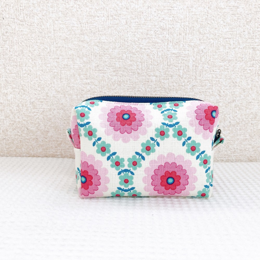 ロラライハリスハンドメイドポーチ