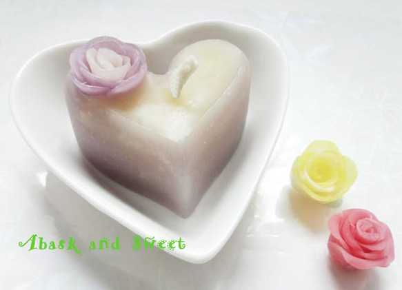 lovely light iris-colored rose w/heart 1枚目の画像