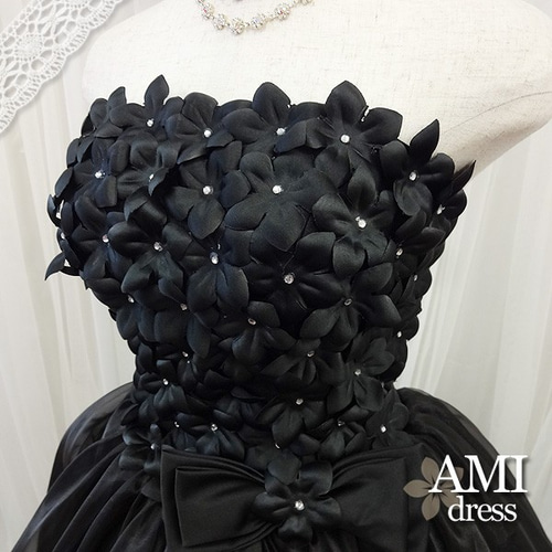 ブラックロングドレス　Dress Room Ami Vネックのブラック袖付きデザインの演奏会ロングドレス｜ドレス