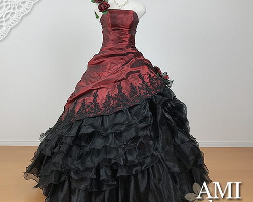 ブラックロングドレス　Dress Room Ami Vネックのブラック袖付きデザインの演奏会ロングドレス｜ドレス