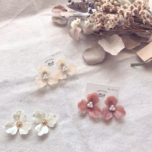 no.661 パール調フラワーゴールドピアス イヤリング ピアス（スタッド 