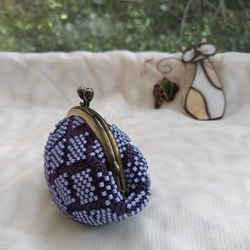 紫のビーズがま口　ビーズ編み込み　がま口　財布 　小物整理　ギフト 3枚目の画像