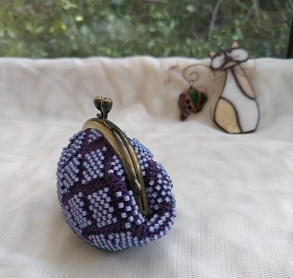 紫のビーズがま口　ビーズ編み込み　がま口　財布 　小物整理　ギフト 3枚目の画像