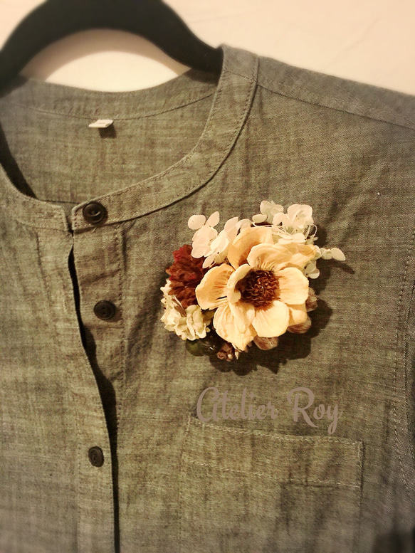 【入学式卒業式卒園式に】アネモネとアジサイのシャビーシックなコサージュ 発表会 ヘッドドレス プリザーブドフラワー 7枚目の画像