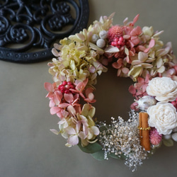 【Creema限定】アンティーク可愛く大人っぽく「あじさいのふわふわリース」プリザーブドフラワー◇ウェディングブーケ 3枚目の画像