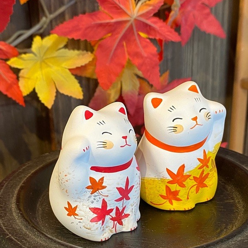 秋 猫 紅葉のペア招き猫 紅葉 谷中堂 招き猫 開運 谷中堂 通販