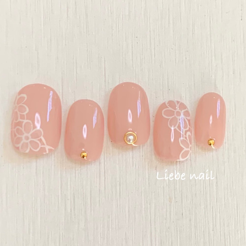 シンプルフラワーネイル/ ピンク/手書きアート/お呼ばれ/結婚式/可愛い