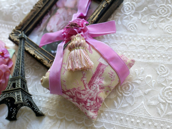 フランス製リボン　上品な光沢　ピンク　ワイヤー入り　1.6ｃｍ幅 3枚目の画像