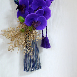 最後の1点　お祝いしめ飾り　紫と金のモダンしめ縄リース 胡蝶蘭　しめ飾り 5枚目の画像