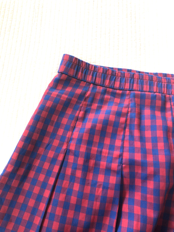 コットン 裏地付き大人可愛いスカート ネイビー&赤チェック 2枚目の画像