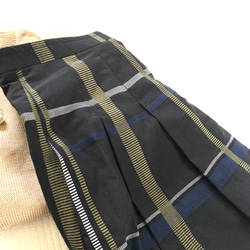 再販×4コットン100刺繍生地♪大人可愛いタックフレアスカート 黒×グレー 4枚目の画像