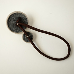 [針と絹糸で編んだ可憐なお花]シルクイーネオヤ(トルコ刺繍･レース)大人かわいいリネン生地のくるみボタンのヘアゴム　 5枚目の画像