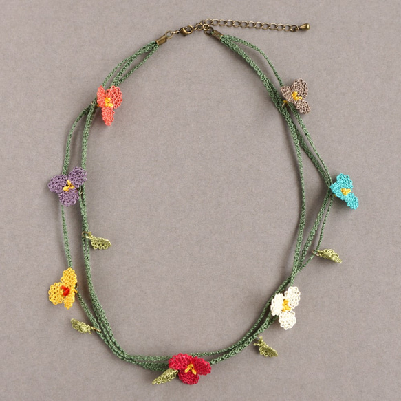 [針と絹糸で編んだお花]シルクイーネオヤ(トルコ刺繍･レース)大人かわいいカラフルネックレス(アジャスター付) 2枚目の画像