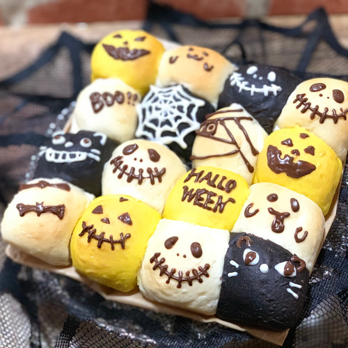 天然酵母と岩手県産小麦のハロウィンのちぎりパン＊Creema限定 パン A