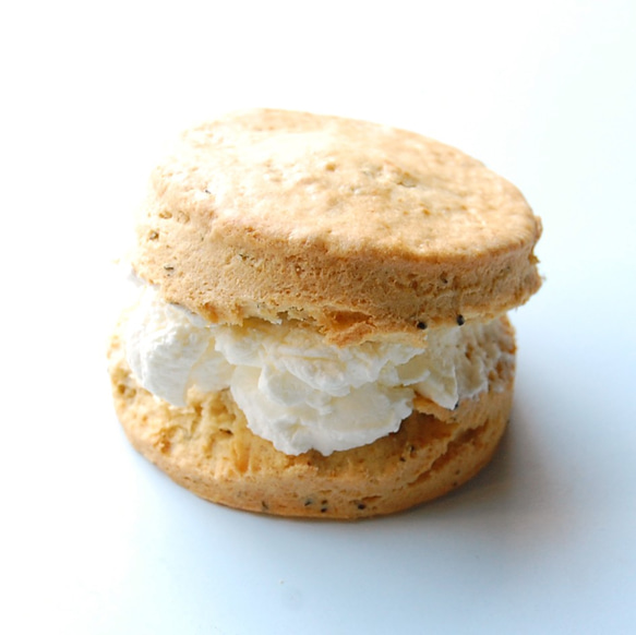 スコーンクリームサンド アールグレイ 1枚目の画像