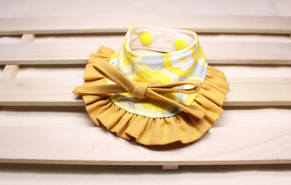 【寵物領巾】蝴蝶結綁帶領巾-黃 第1張的照片