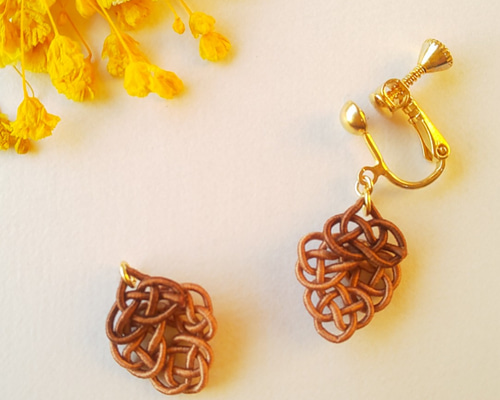 再販☆❤️ どんぐり　リス　秋　チェーン　ピアス　イヤリング　ハンドメイド 水引＊どんぐり イヤリング/ピアス ピアス（フック・チェーン） Miko