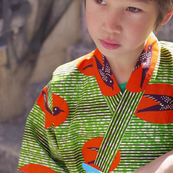 送料無料☆南仏発★アフリカン・ファブリックのこどもじんべい☆Lサイズ☆ライムグリーン・ツバメ★【受注制作】 1枚目の画像