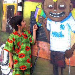 送料無料☆南仏発★アフリカン・ファブリックのこどもじんべい☆Lサイズ☆ライムグリーン・ツバメ★【受注制作】 3枚目の画像