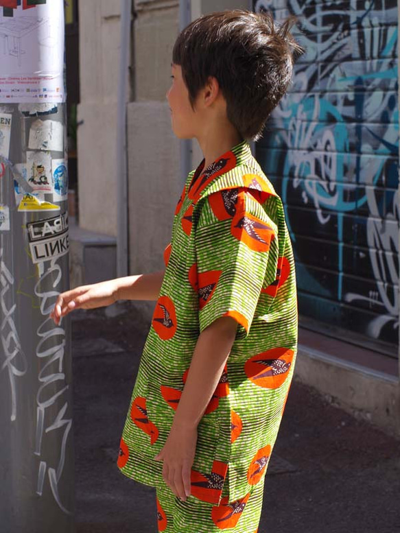 送料無料☆南仏発★アフリカン・ファブリックのこどもじんべい☆Lサイズ☆ライムグリーン・ツバメ★【受注制作】 4枚目の画像