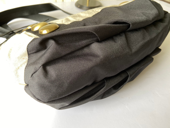 ＊＊＊大人かっこいいボストンバッグ＊M＊フランス軍コットンリネン＊＊＊＊A4サイズ対応＊ミリタリーピローケースリメイク 