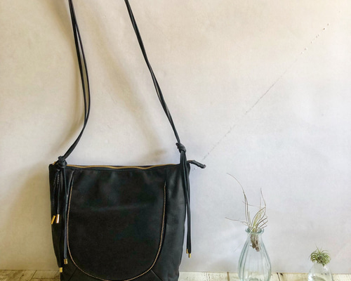 ドラマ「僕はどこから」上白石萌歌さん使用 馬革＊ブラック＊ソフトで