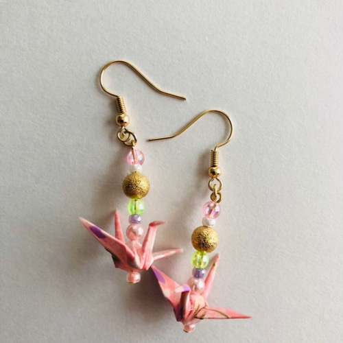 ◇数量限定◇折り鶴のピアス＊ ビーズ 京都和雑貨店 和紙ジュエリー