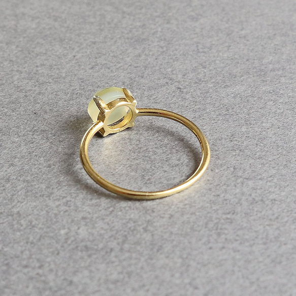ホワイトシェル × レモンクォーツ ラウンドローズカット約6mm  / Silver925製 ゴールド リング 指輪 2枚目の画像