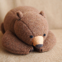 kuzoomiko寝そべりグリズリー　グリズリー　ぬいぐるみ kuzoomiko寝そべりグリズリー グリズリー ぬいぐるみ - メルカリ