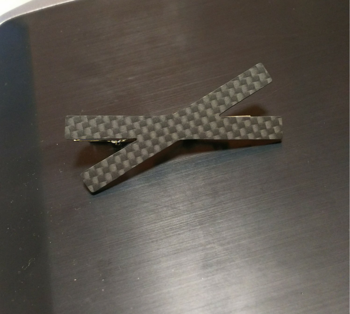 バッテン ネクタイピン カーボン