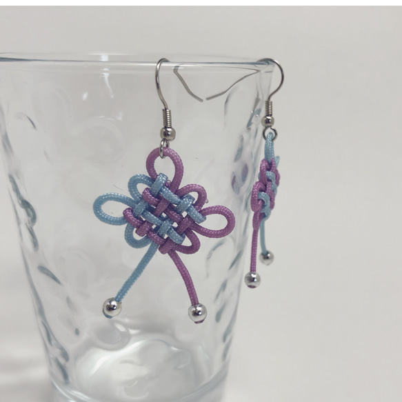 結びのピアス 紫 Round Brocade knot earring purple 3枚目の画像