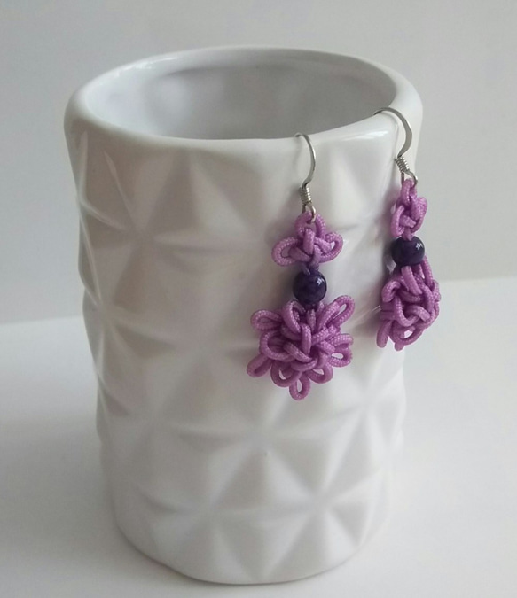 吉祥結　お花のピアス 紫 Good Luck knot flower earring violet 2枚目の画像