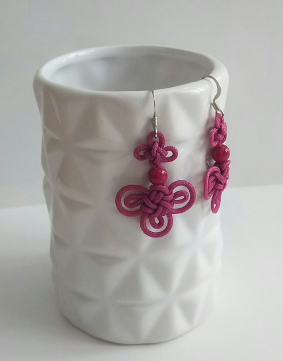 吉祥結のピアス ピンク Good Luck knot earring pink 2枚目の画像