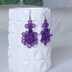 吉祥結　お花のピアス 紫 Good Luck knot flower earring violet 3枚目の画像