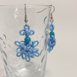 吉祥結 お花のピアス 水色 Good Luck Knot flower earring skyblue 4枚目の画像