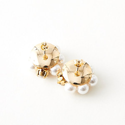 Pearl White fluffy rabbit fur pierce 第3張的照片