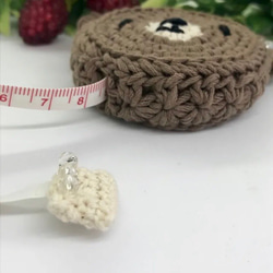 メジャーカバー（たれ目クマさん） 手編み 編み物 2枚目の画像