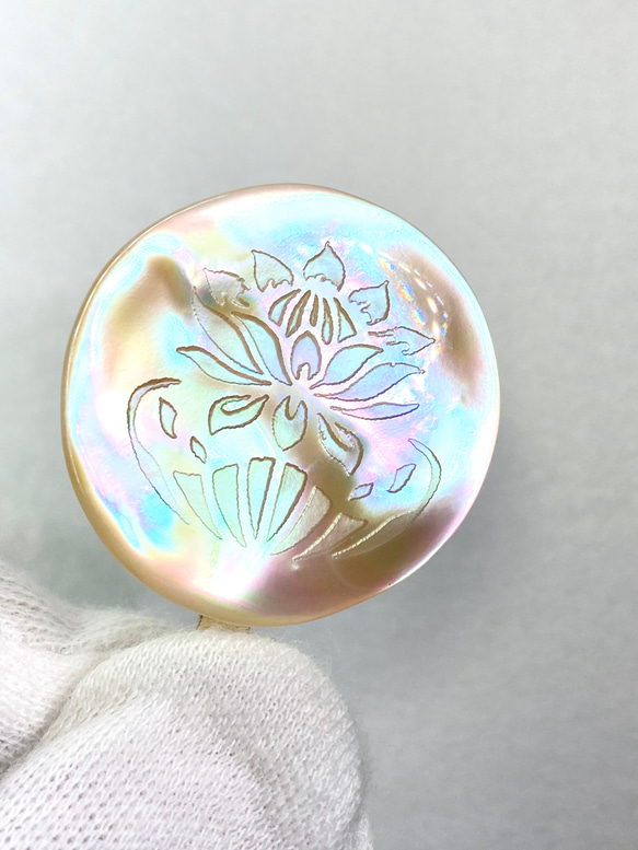 受注製作品】夜光貝のポニーフック 虹色の蓮の花 かんざし gscarving