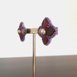 【t様 オーダーページ】刺繍の耳飾り yohira 紫 (刺繍ピアス) 3枚目の画像