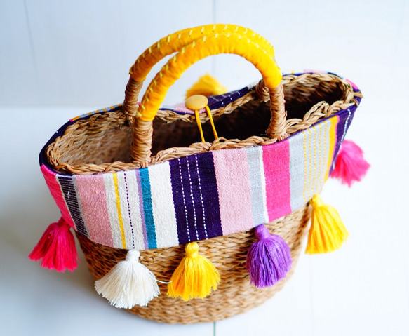 【再次上架】多彩！流蘇（真絲）手工編織面料和籃子包（粉紅色） 第2張的照片