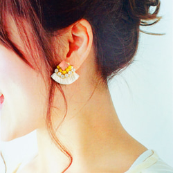 真絲流蘇和珠寶耳環※耳環/金屬過敏兼容耳環多變（淡褐色） 第3張的照片