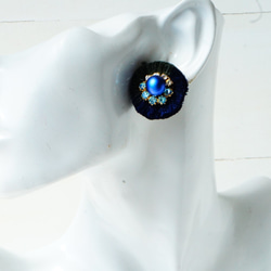 耳環/絲綢流蘇和施華洛世奇珍珠（矢車菊） 第3張的照片